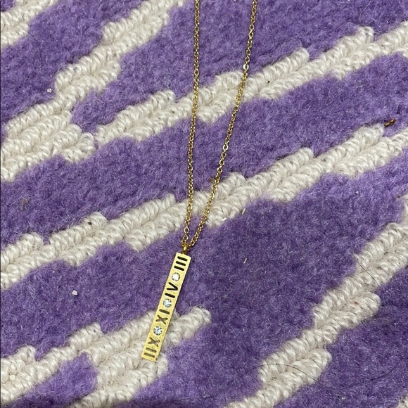 Roman numerals necklace STAINLESS STEELE - Picture 2 of 5